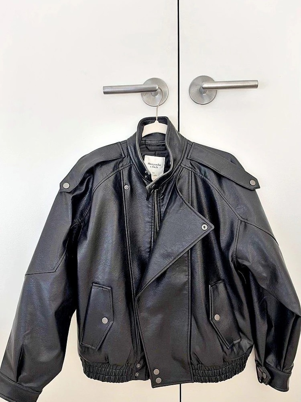 Abercrombie & Fitch Vegan Leather Bomber Jacket Black XS. Oversized